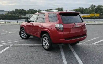 Toyota 4Runner rental photo 2